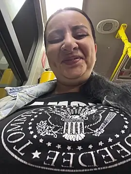 Abril Luv online show from 25, 9, 2025