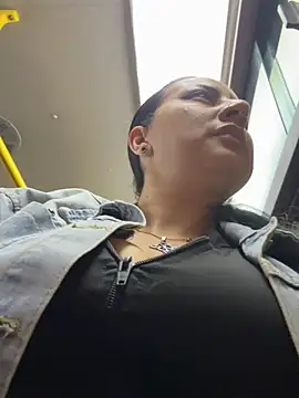 Abril Luv online show from 13, 2, 2026