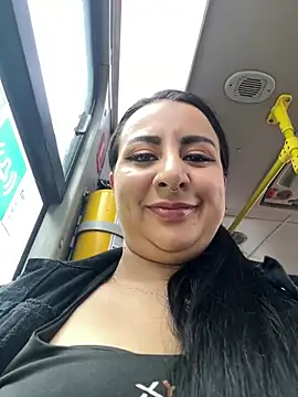 Abril Luv online show from 6, 5, 2026