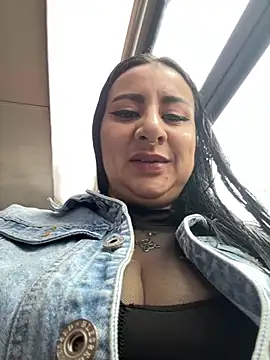 Abril Luv online show from 17, 4, 2026