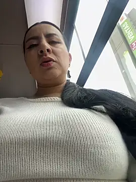 Abril Luv online show from 18, 9, 2025