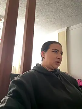 Abril Luv online show from 10, 11, 2025