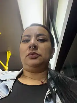 Abril Luv online show from 15, 10, 2025