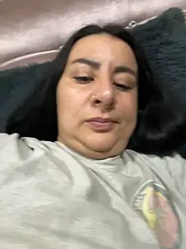 Abril Luv online show from 25, 11, 2025