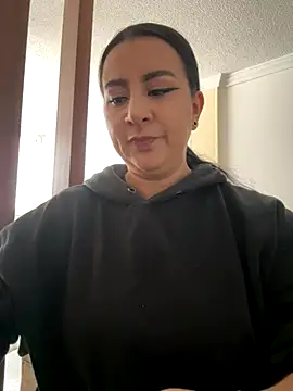 Abril Luv online show from 27, 11, 2025