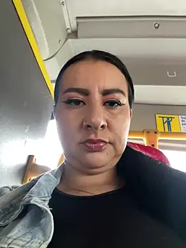 Abril Luv online show from 11, 3, 2026