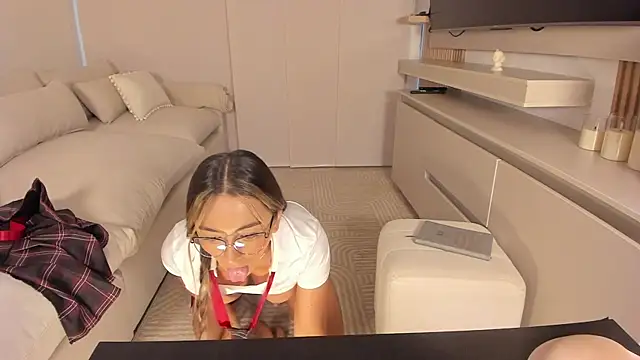 Snapshot of wandathompson_ chatting on 30, 10, 2025 wandathompson online show from 30, 10, 2025