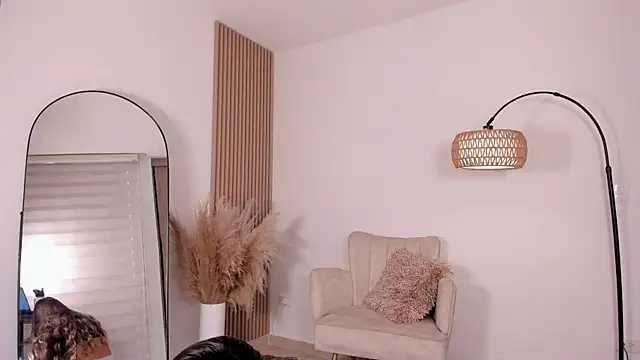 Snapshot of wandathompson_ chatting on 7, 3, 2025 wandathompson online show from 7, 3, 2025