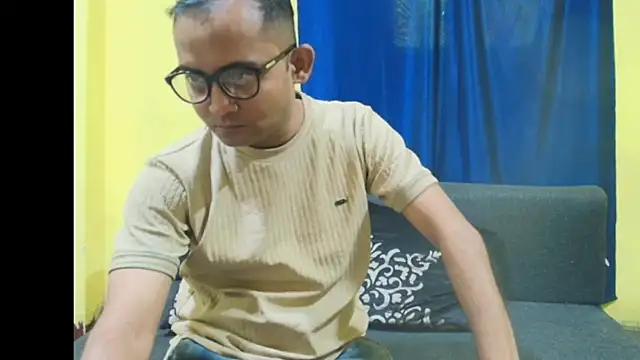 Snapshot of Cute_boy2000 chatting on 18, 11, 2025 Cute boy2000 online show from 18, 11, 2025