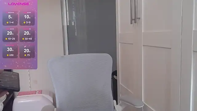 FluffyRainbowKity online show from 26, 9, 2025