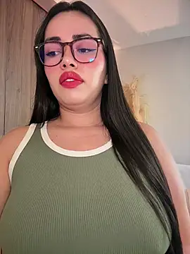 Snapshot of andra_rose chatting on 19, 7, 2026 andra rose online show from 19, 7, 2026