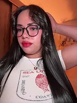 Snapshot of andra_rose chatting on 26, 6, 2026 andra rose online show from 26, 6, 2026