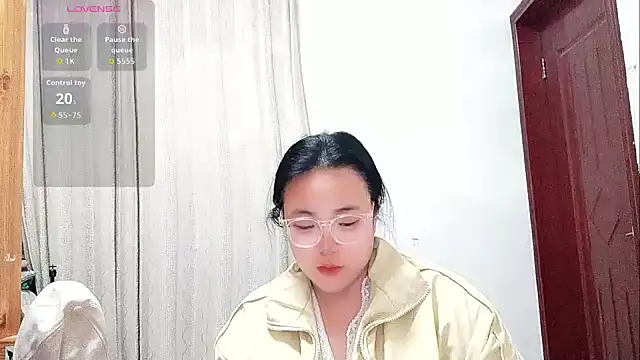 Snapshot of Vivianangn-e chatting on 9, 4, 2026 Vivianangn-e online show from 9, 4, 2026