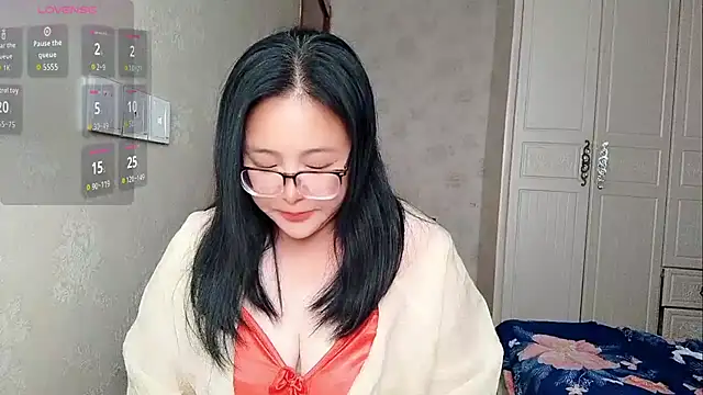 Vivianangn-e online show from 11, 6, 2026