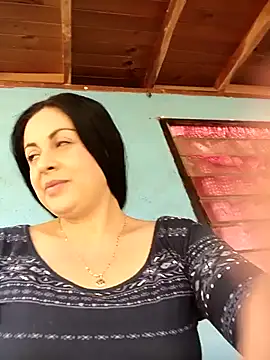 Juli Castillo8 online show from 29, 9, 2025