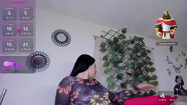 Juli Castillo8 online show from 23, 10, 2025