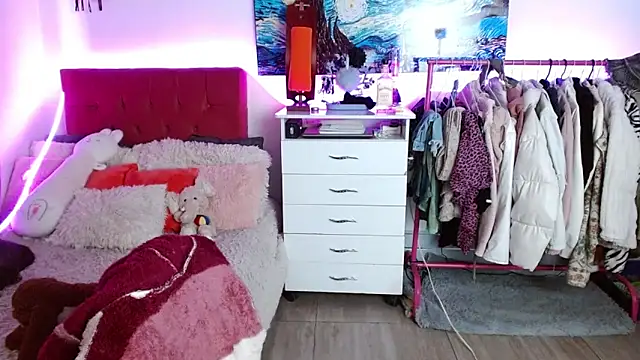 alisseallie online show from 23, 9, 2025