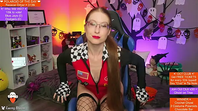 TheLaceyBloom online show from 30, 10, 2025