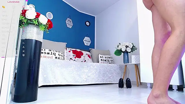 Aphrodite Amely online show from 20, 11, 2025