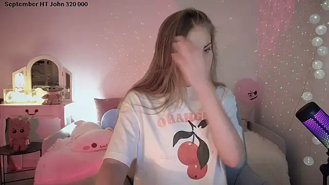 Snapshot of ImKeira chatting on 8, 9, 2025 ImKeira online show from 8, 9, 2025