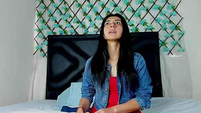 EmmaWilliamss online show from 8, 2, 2025