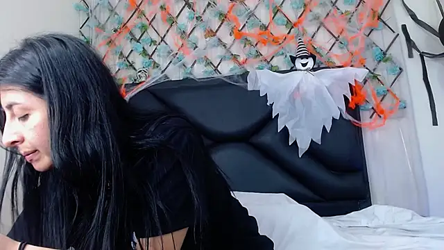 EmmaWilliamss online show from 1, 11, 2025