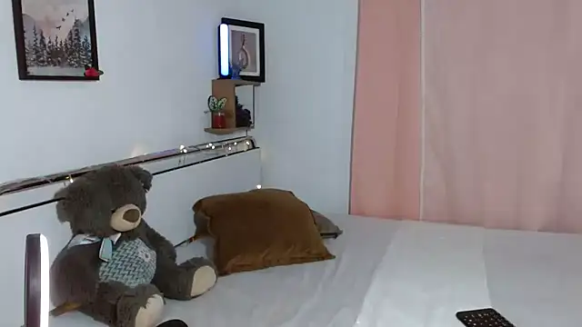 nickyCollins online show from 26, 2, 2025