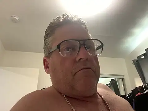 Snapshot of iwantutocum1X chatting on 14, 4, 2026 iwantutocum1X online show from 14, 4, 2026