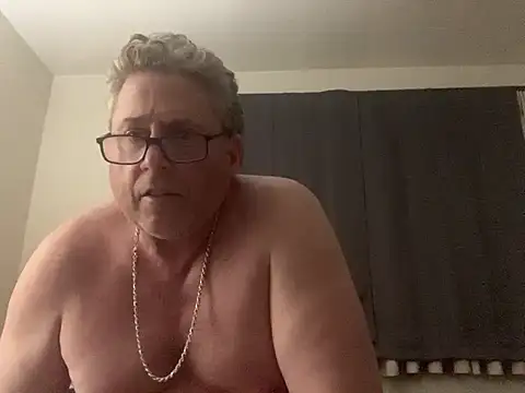 iwantutocum1X online show from 25, 2, 2026