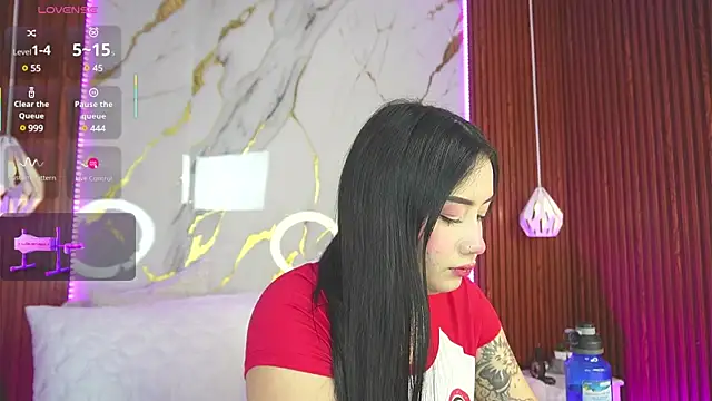 haylie  online show from 4, 3, 2025