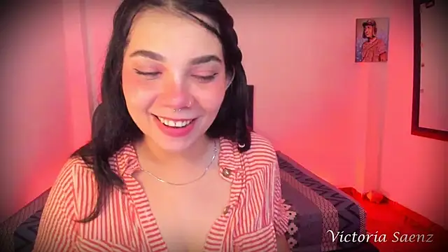 victoriaasaenz  online show from 3, 10, 2025