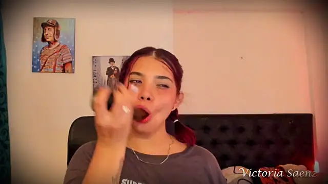 victoriaasaenz  online show from 20, 3, 2025