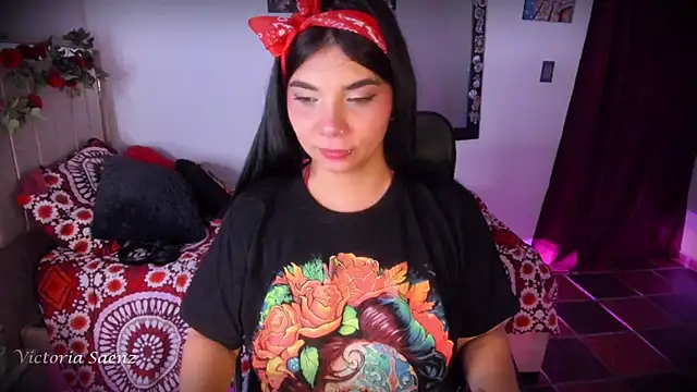 victoriaasaenz  online show from 4, 6, 2026