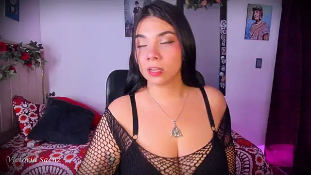 victoriaasaenz  online show from 28, 5, 2026