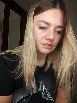 KrissSexi online show from 17, 10, 2025