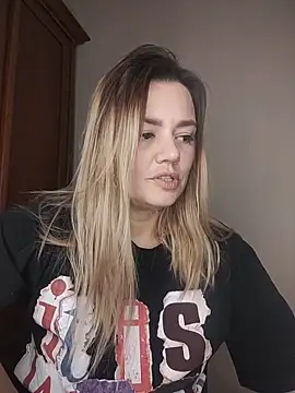 KrissSexi online show from 5, 12, 2025