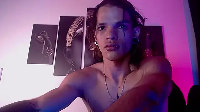 Snapshot of AlbertBernal69 chatting on 7, 11, 2025 AlbertBernal69 online show from 7, 11, 2025