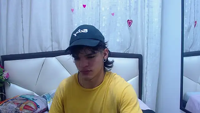 Snapshot of AlbertBernal69 chatting on 11, 3, 2025 AlbertBernal69 online show from 11, 3, 2025