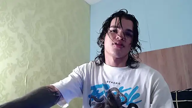 Snapshot of AlbertBernal69 chatting on 5, 10, 2025 AlbertBernal69 online show from 5, 10, 2025