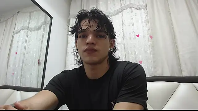 Snapshot of AlbertBernal69 chatting on 17, 3, 2025 AlbertBernal69 online show from 17, 3, 2025