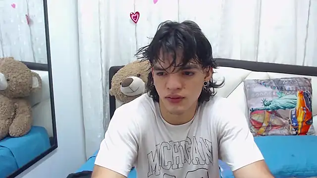 Snapshot of AlbertBernal69 chatting on 14, 3, 2025 AlbertBernal69 online show from 14, 3, 2025