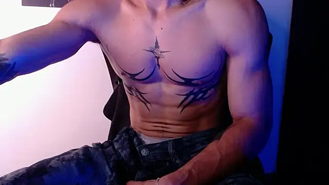 Snapshot of AlbertBernal69 chatting on 30, 10, 2025 AlbertBernal69 online show from 30, 10, 2025