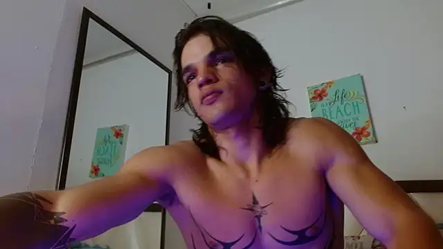 Snapshot of AlbertBernal69 chatting on 10, 9, 2025 AlbertBernal69 online show from 10, 9, 2025