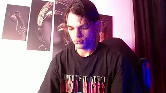 Snapshot of AlbertBernal69 chatting on 13, 11, 2025 AlbertBernal69 online show from 13, 11, 2025