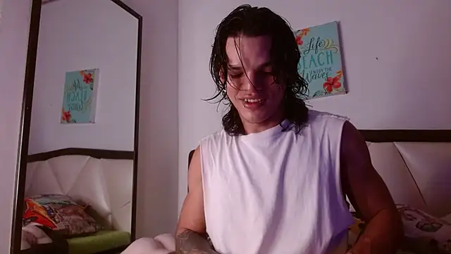 Snapshot of AlbertBernal69 chatting on 11, 10, 2025 AlbertBernal69 online show from 11, 10, 2025