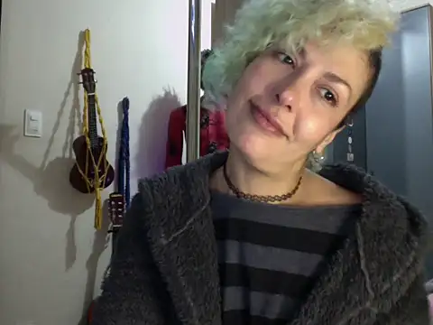 MariLouM online show from 25, 6, 2026