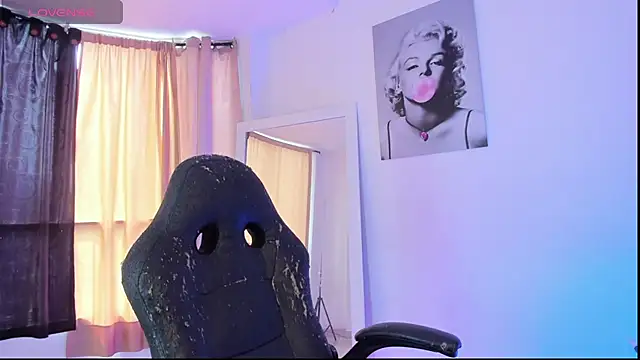 Snapshot of caroldirty chatting on 20, 11, 2025 caroldirty online show from 20, 11, 2025