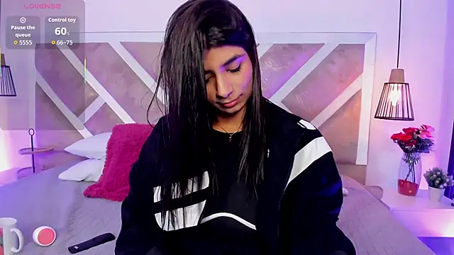 ZiaCalifa online show from 13, 4, 2026