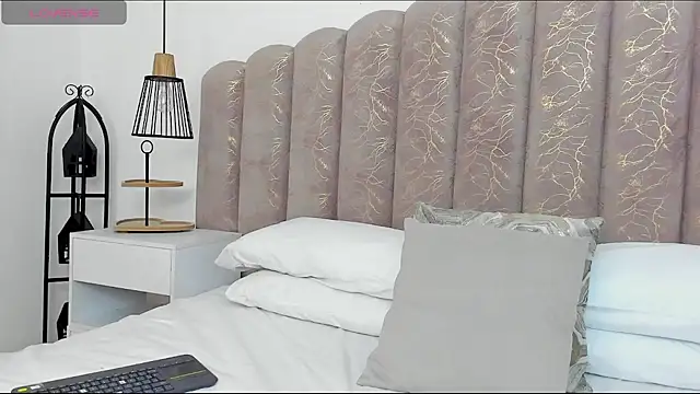 ZiaCalifa online show from 20, 12, 2025