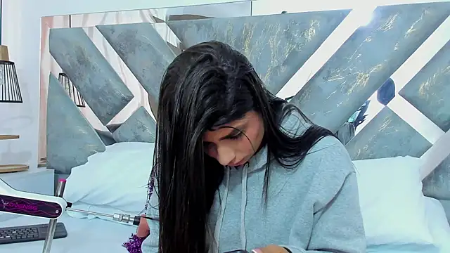 ZiaCalifa online show from 28, 10, 2025